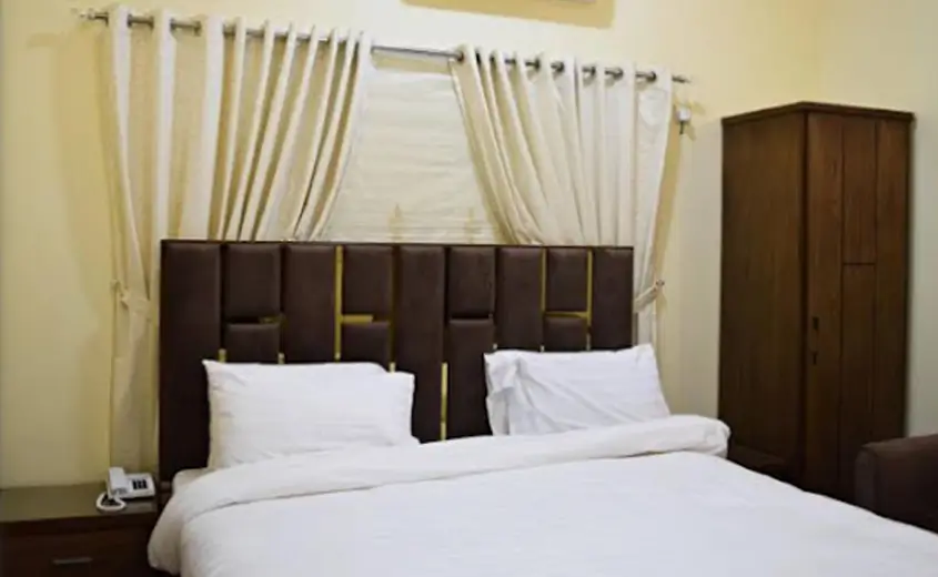 Gulshan Guest House Bedroom
