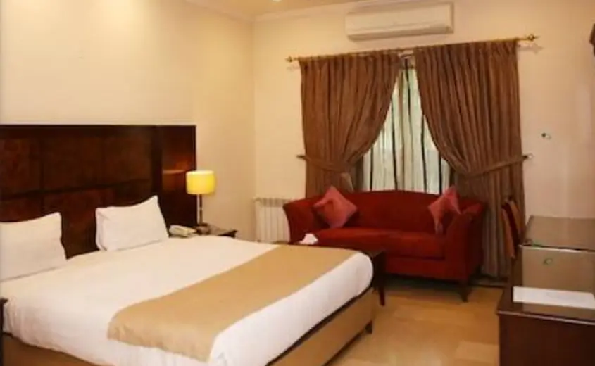 Gulshan Guest House Bedroom
